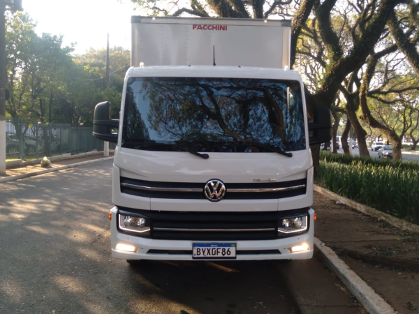 Caminhão VOLKSWAGEN delivery express prime baú com 44 mil KM