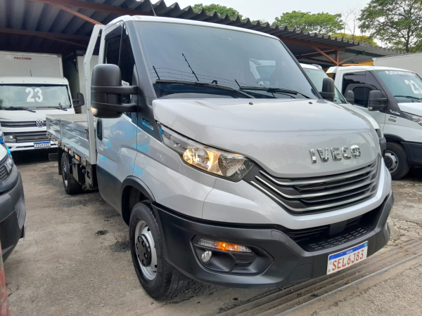 Caminhão Iveco daily 35160 2023