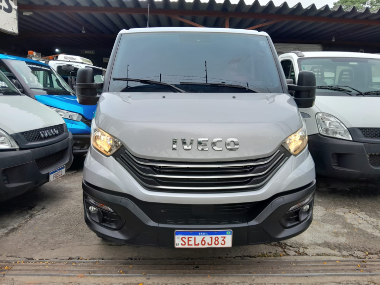 Caminhão Iveco daily 35160 2023