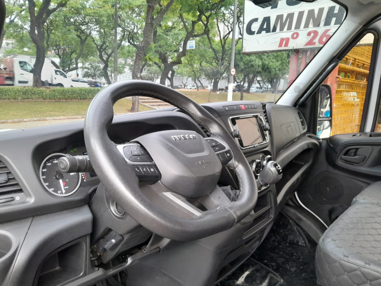 Caminhão Iveco daily 35160 2023