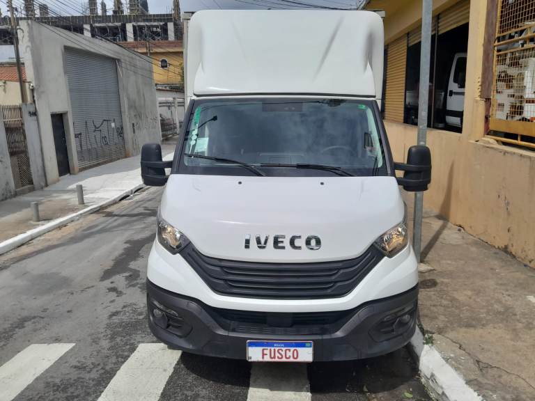 CAMINHÃO IVECO DAILY 35.160 2023 BAÚ