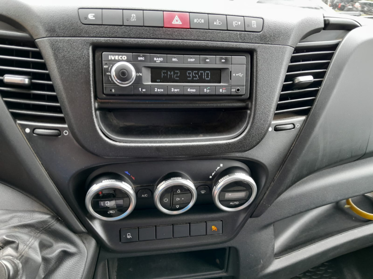 CAMINHÃO IVECO DAILY 35.160 2023 BAÚ