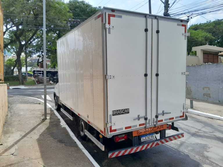 CAMINHÃO IVECO DAILY 35.160 2023 BAÚ