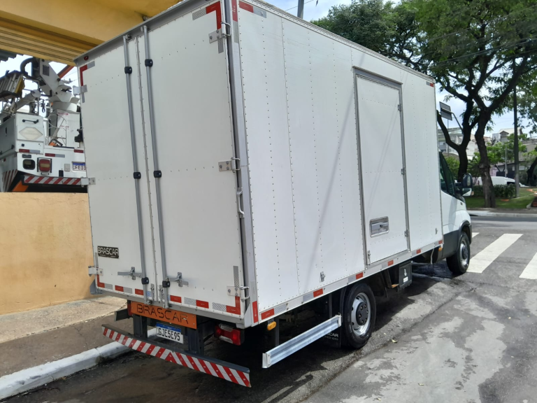 CAMINHÃO IVECO DAILY 35.160 2023 BAÚ