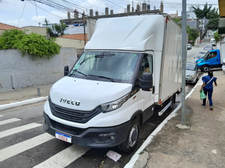 CAMINHÃO IVECO DAILY 35.160 2023 BAÚ