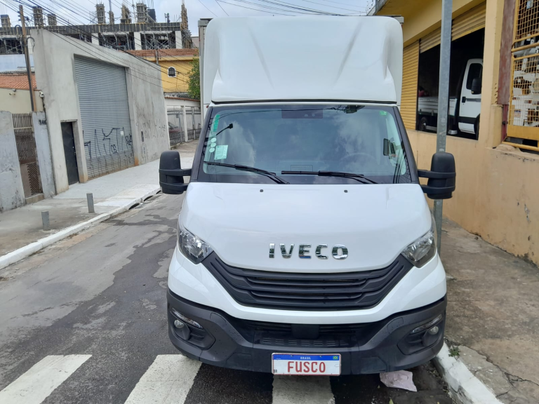CAMINHÃO IVECO DAILY 35.160 2023 BAÚ