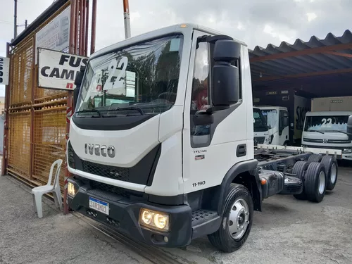 Caminhão Iveco Tector 11190 2022 Truck