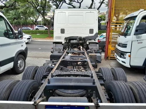 Caminhão Iveco Tector 11190 2022 Truck