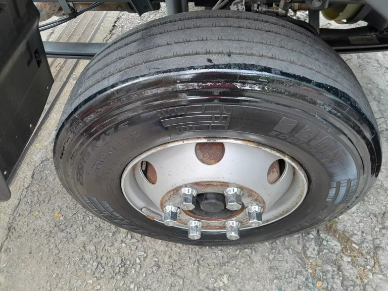 Caminhão Iveco Tector 11190 2022 Truck