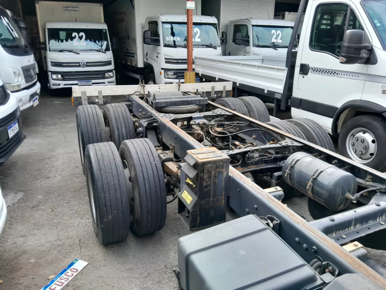 Caminhão Iveco Tector 11190 2022 Truck