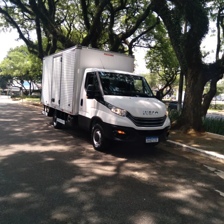 Caminhão Iveco Daily 35160 2022 baú