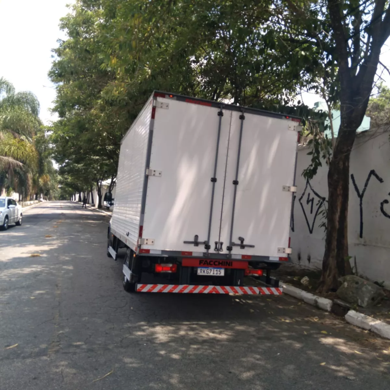 Caminhão Iveco Daily 35160 2022 baú