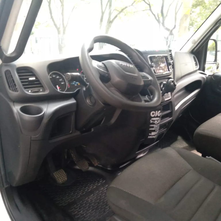 Caminhão Iveco Daily 35160 2022 baú