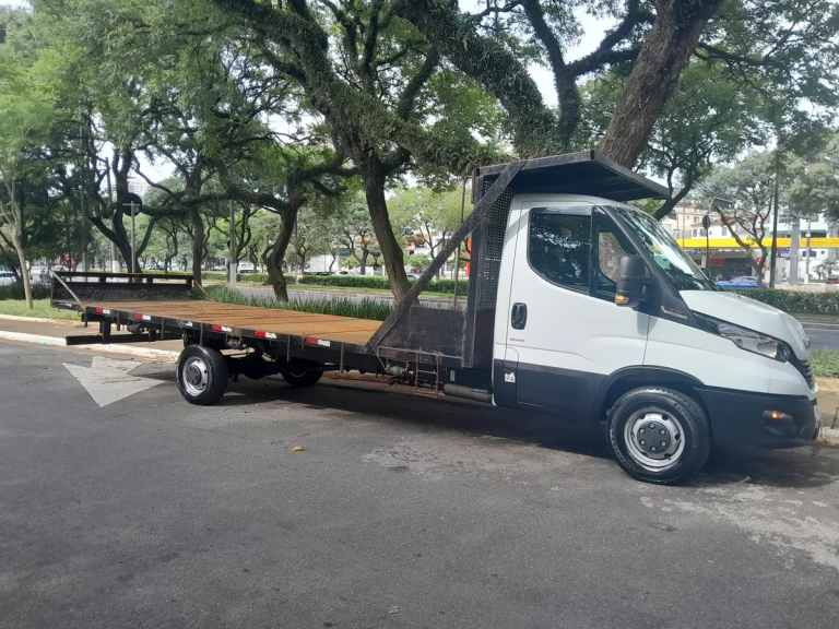 Caminhão Iveco Daily 35160 2023