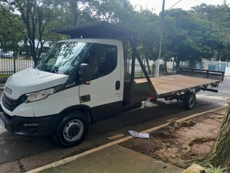 Caminhão Iveco Daily 35160 2023