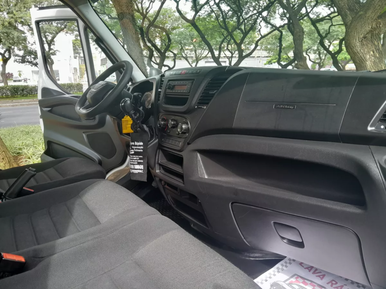 Caminhão Iveco Daily 35160 2023