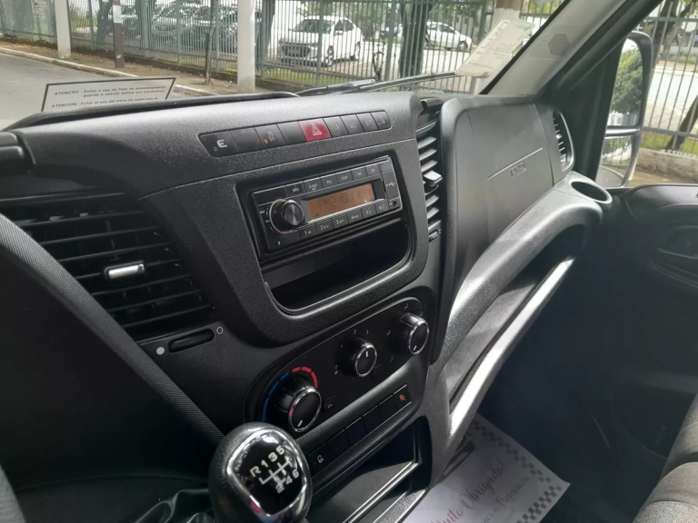 Caminhão Iveco Daily 35160 2023
