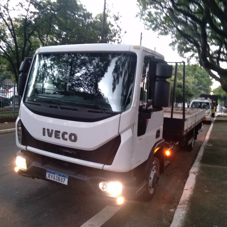Caminhão Iveco Tector 9190 2023 Carroceria