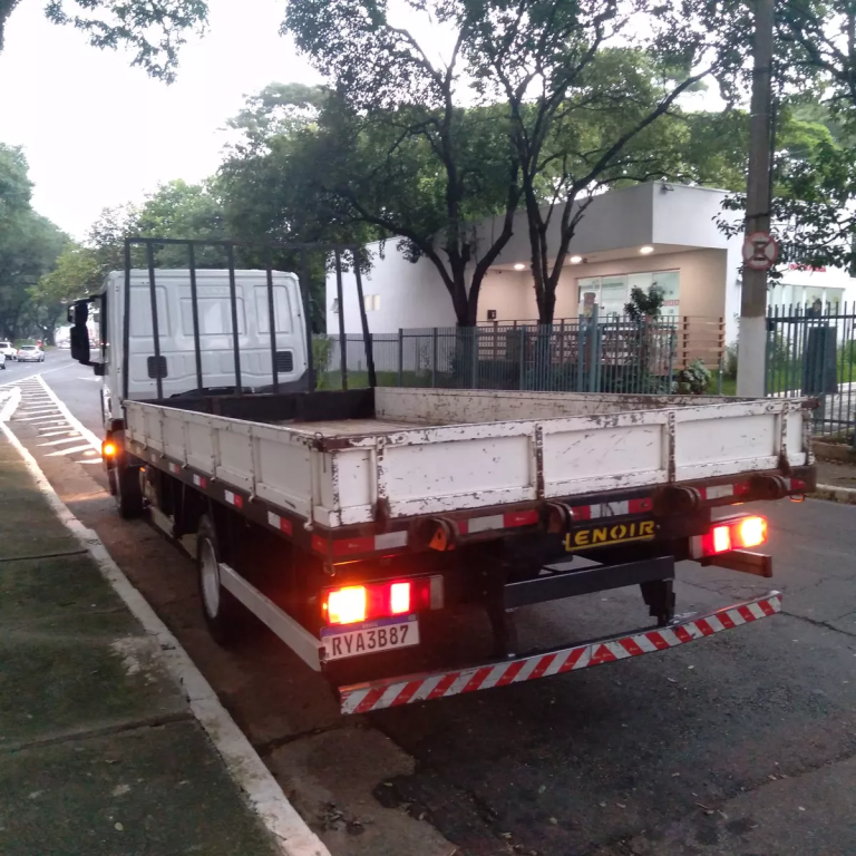 Caminhão Iveco Tector 9190 2023 Carroceria