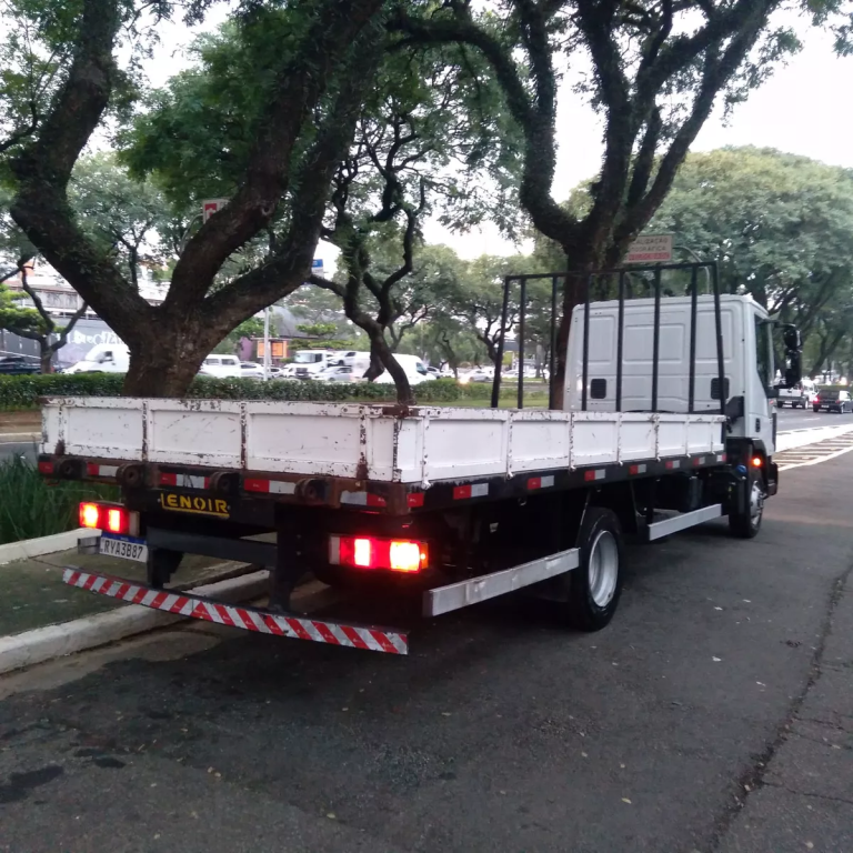 Caminhão Iveco Tector 9190 2023 Carroceria