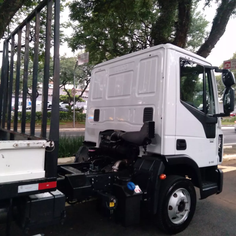 Caminhão Iveco Tector 9190 2023 Carroceria