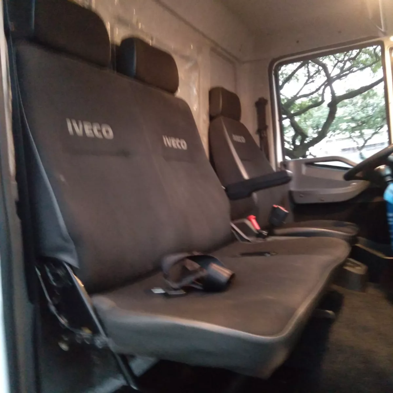 Caminhão Iveco Tector 9190 2023 Carroceria