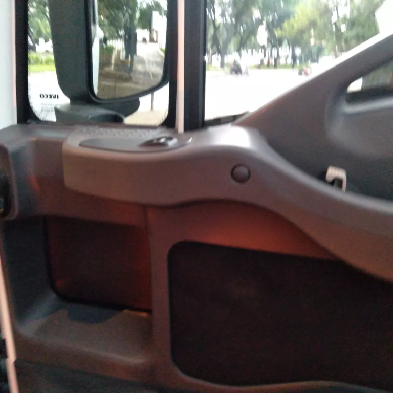 Caminhão Iveco Tector 9190 2023 Carroceria
