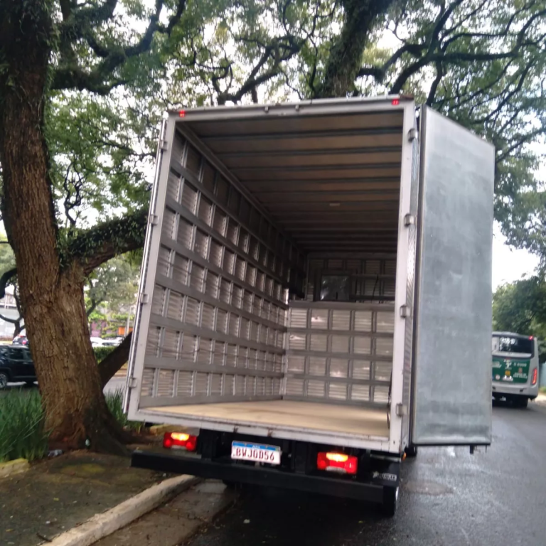 Caminhão Iveco Daily 35160 2023 Baú Grande Com Avanço Caminhão Iveco Daily 35160 2023 Baú Grande Com Avanço