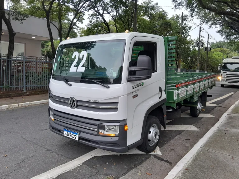Caminhão volkswagen Delivery Express + 2022 Carroceria