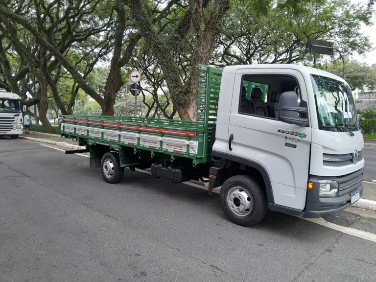 Caminhão volkswagen Delivery Express + 2022 Carroceria