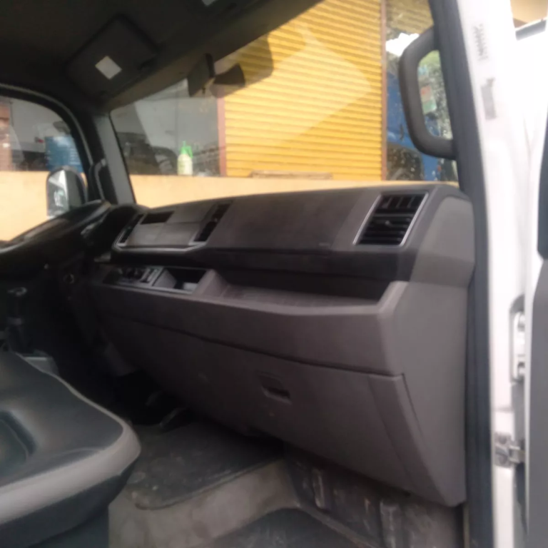 Caminhão volkswagen Delivery Express + 2022 Carroceria