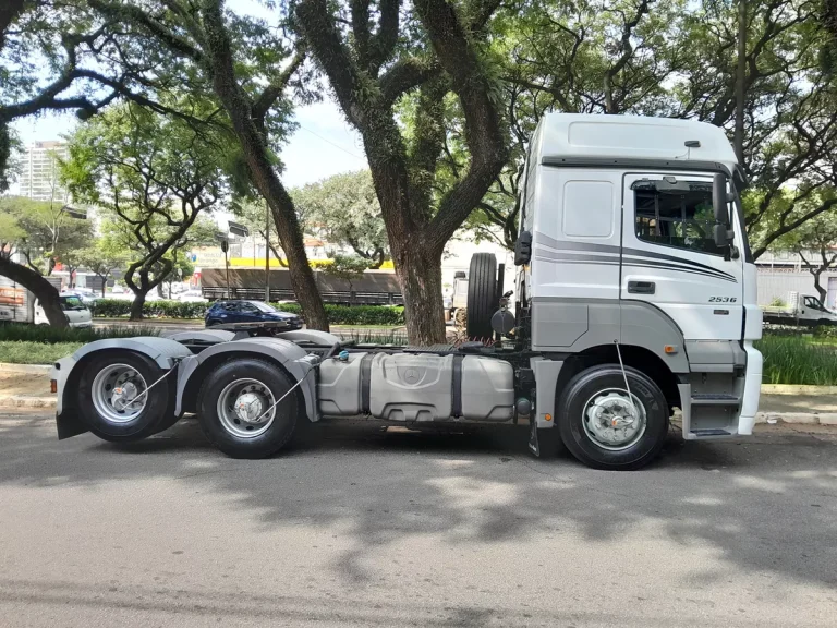 Caminhão mercedes-benz 2536 Axor 2013 6×2 Automático Caminhão mercedes-benz 2536 Axor 2013 6×2 Automático