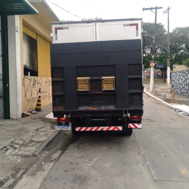 Caminhão Iveco Daily 35s14 2014 Baú Com Plataforma Traseira