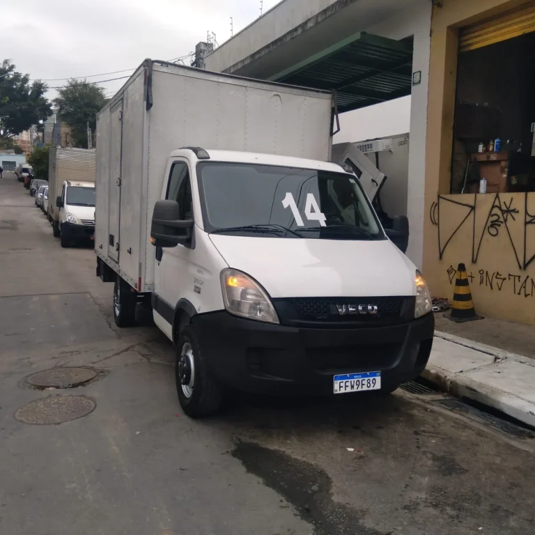 Caminhão Iveco Daily 35s14 2014 Baú Com Plataforma Traseira