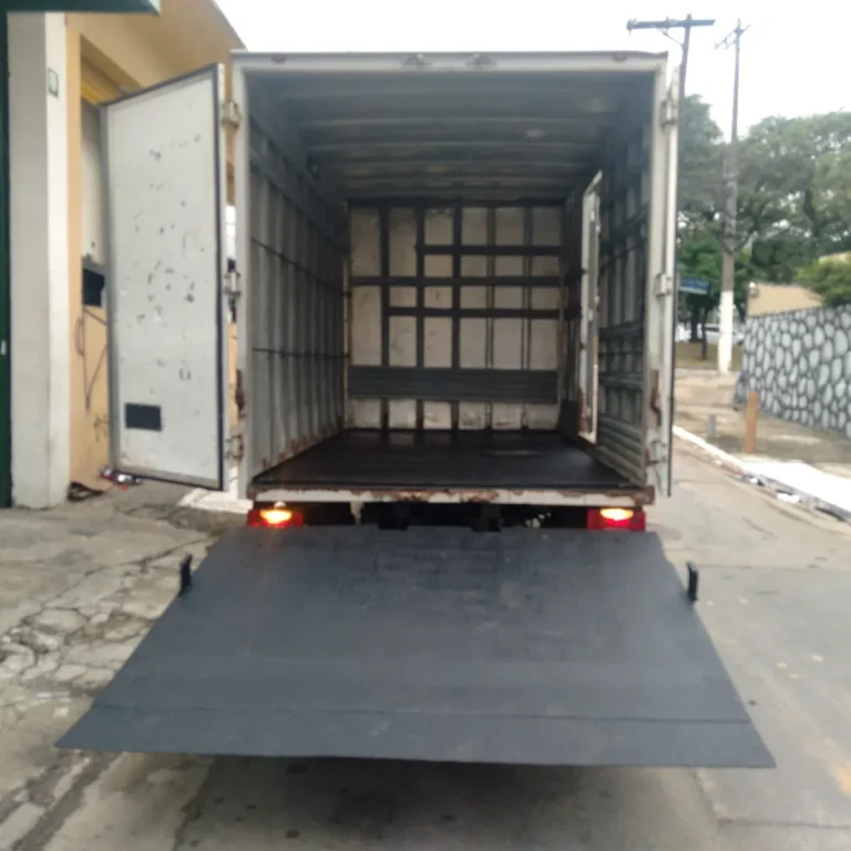 Caminhão Iveco Daily 35s14 2014 Baú Com Plataforma Traseira