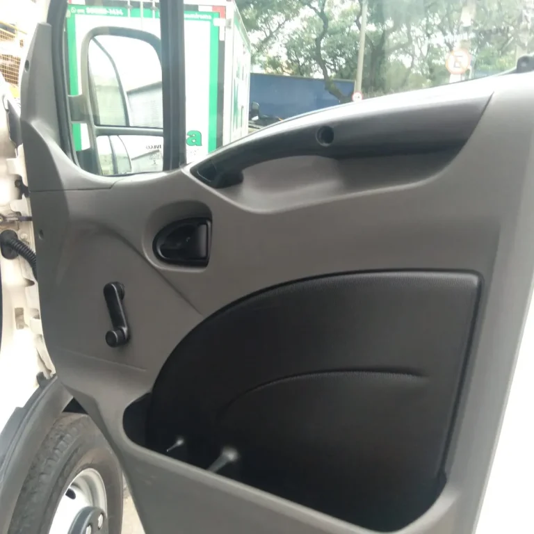 Caminhão Iveco Daily 35s14 2014 Baú Com Plataforma Traseira