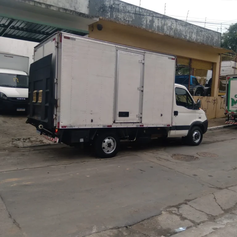 Caminhão Iveco Daily 35s14 2014 Baú Com Plataforma Traseira