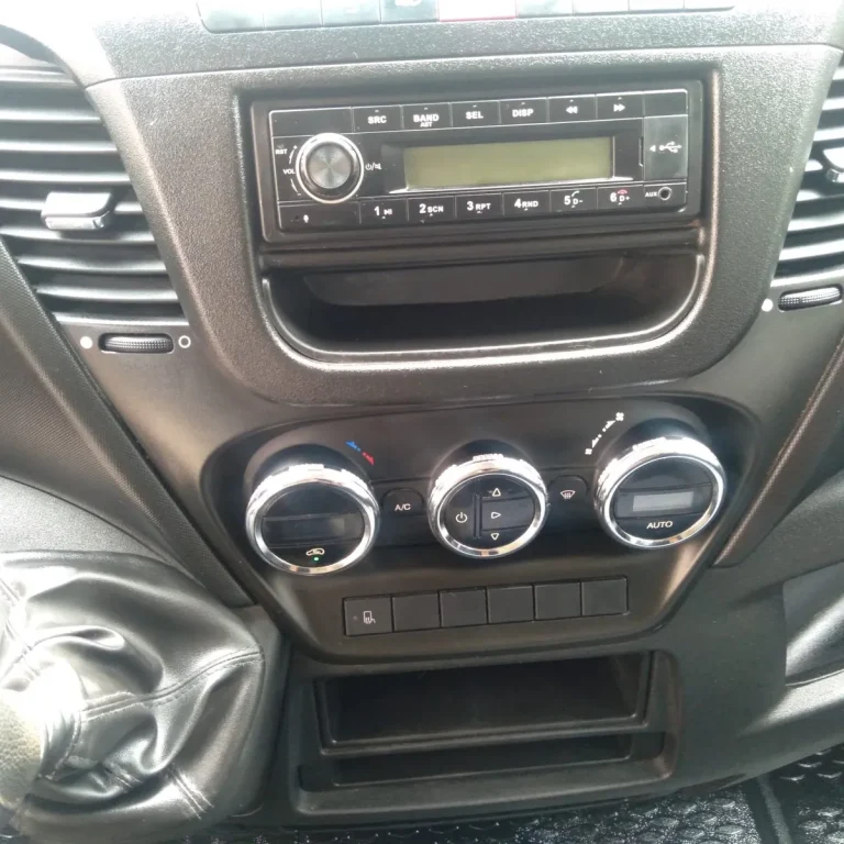 Caminhão Iveco Daily 45170 2023 Cabine Dupla