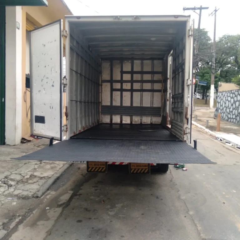 Caminhão Iveco Daily 35s14 2014 Baú Com Plataforma Traseira