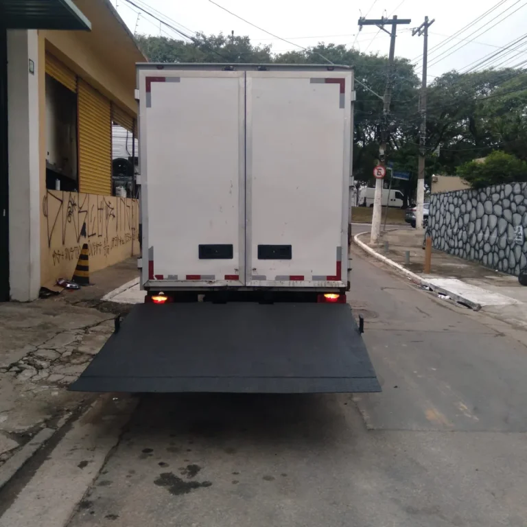 Caminhão Iveco Daily 35s14 2014 Baú Com Plataforma Traseira