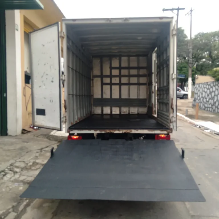 Caminhão Iveco Daily 35s14 2014 Baú Com Plataforma Traseira