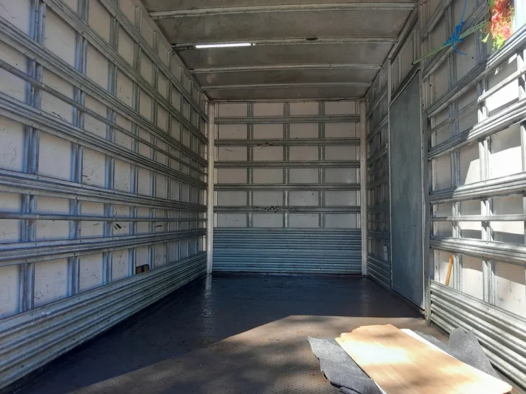 Caminhão Iveco Daily 35150 2021 Prata Baú Grande