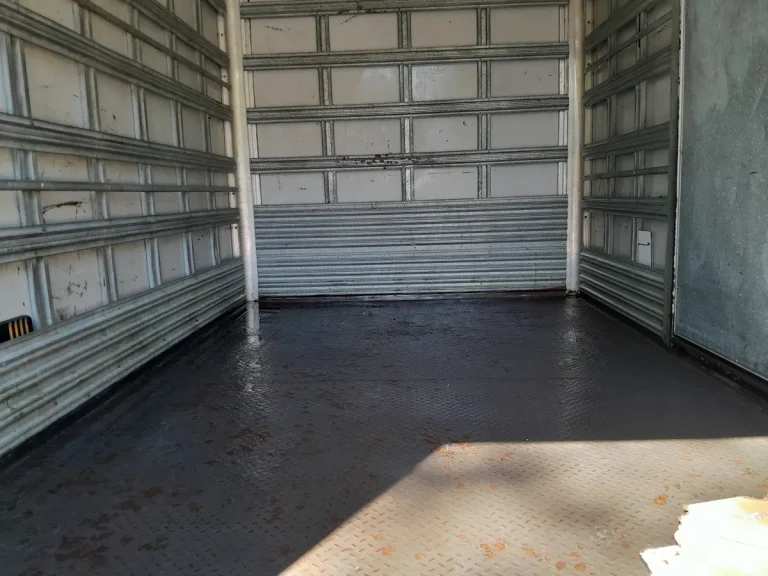 Caminhão Iveco Daily 35150 2021 Prata Baú Grande