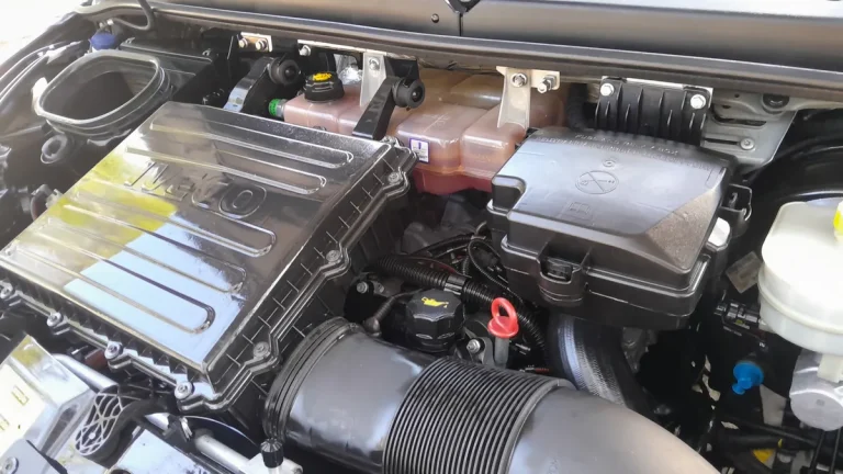 Caminhão Iveco Daily 35150 2021 Prata Baú Grande