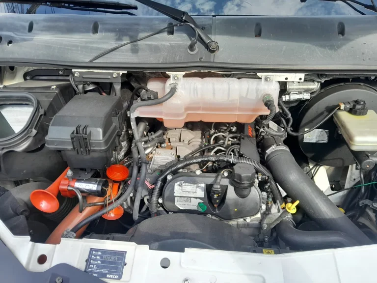 Caminhão Iveco Daily 35s14 2013 Baú Alumínio