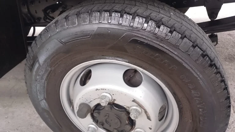 Caminhão Volkswagen Delivery Express 2023 Baú Grande