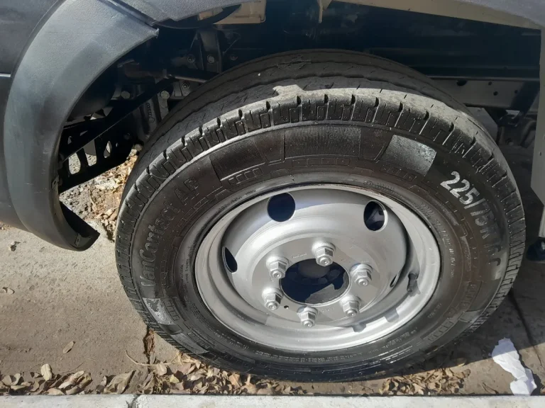 Caminhão Iveco Daily 35s14 2013 Baú Alumínio