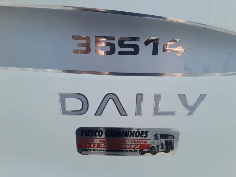 Caminhão Iveco Daily 35s14 2013 Baú Alumínio