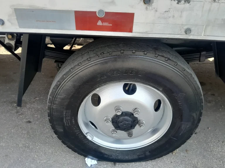 Caminhão Iveco Daily 35s14 2013 Baú Alumínio