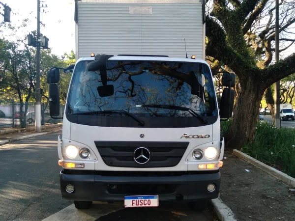 Caminhão Mercedes Benz Accelo 1017 Ano 2023 Baú plataforma